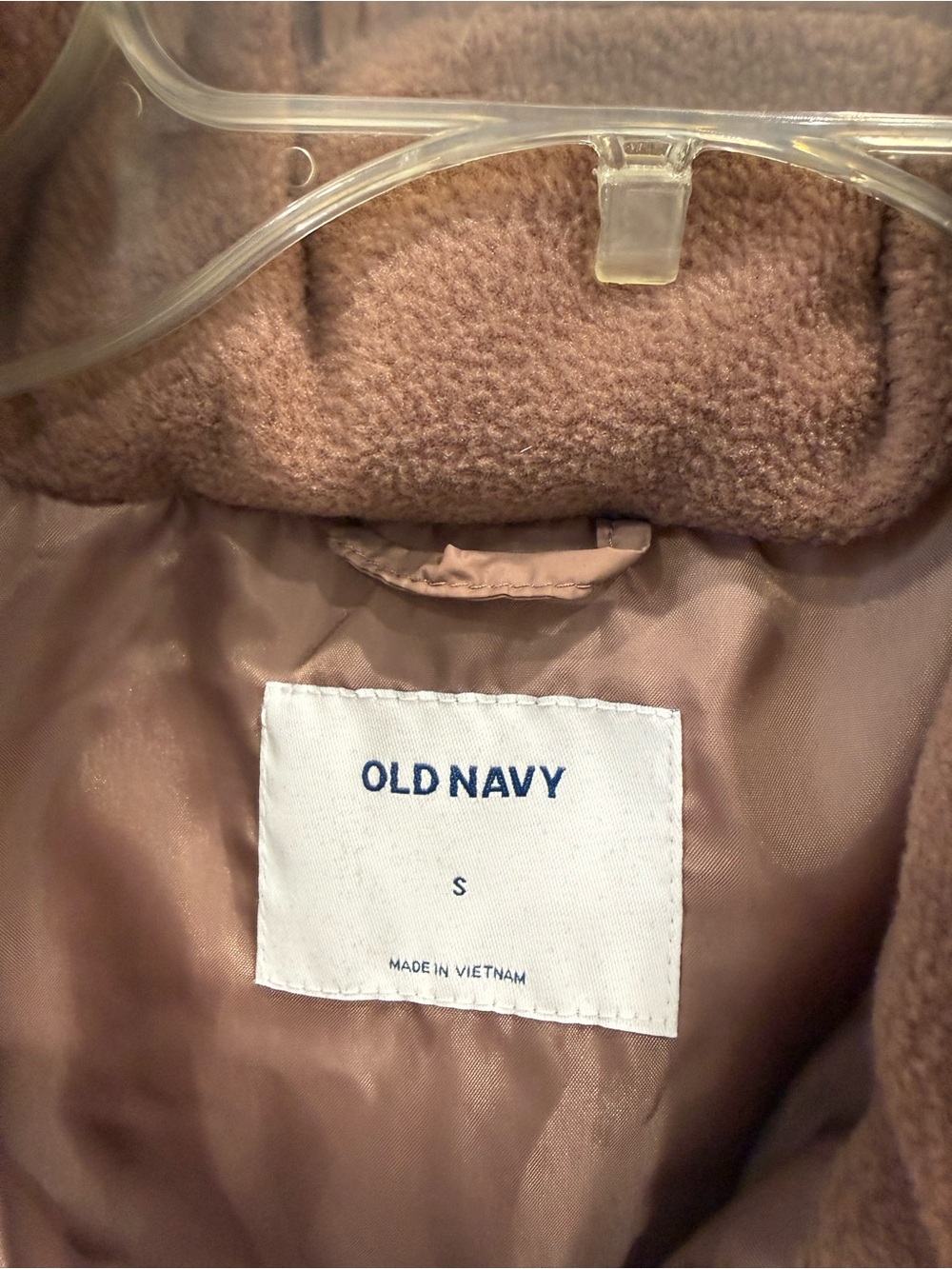 Old Navy Women's Dusty Rose Puffer Vest - Picture 3 of 3